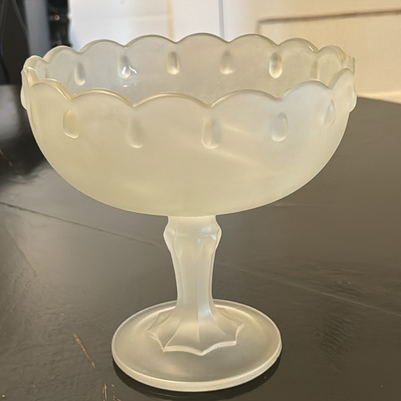 Vintage Tear Drop Frosted White Satin Glass Compote Bowl - Picture 2 of 10